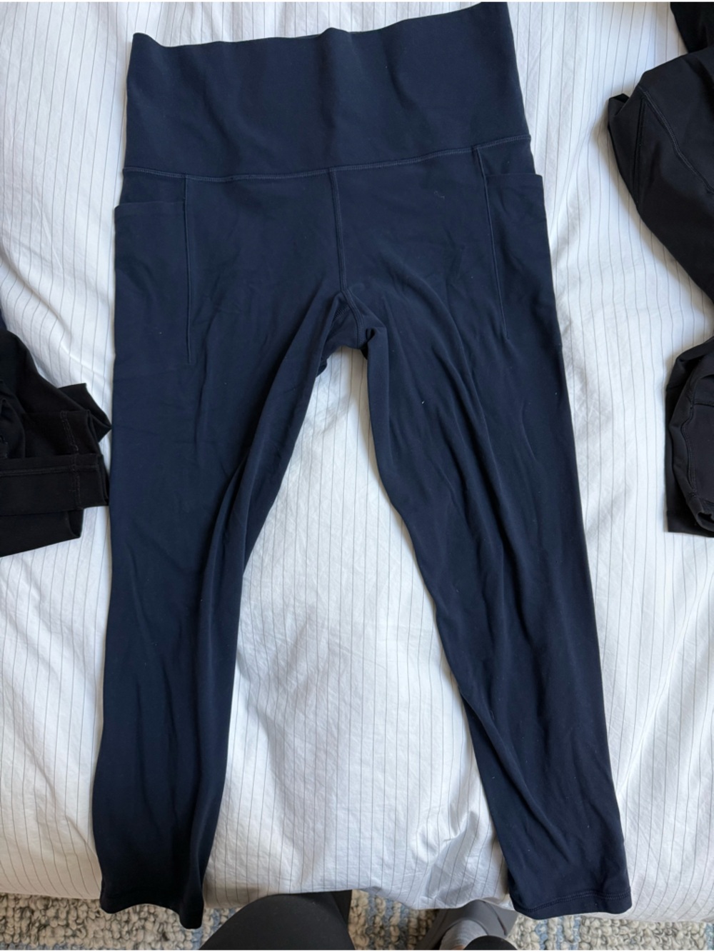 Athleta Salutation Stash 7/8 Leggings